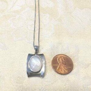 925 Sterling Silver & Mother of Pearl Pendant Necklace 18" 925 Box Chain
